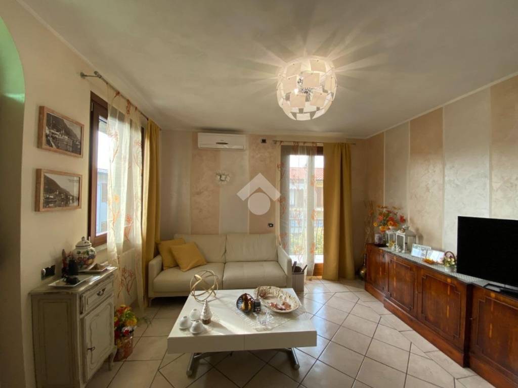 Appartamento a Sarnico in Via Rinaldo Colombo, 11 - Foto 2