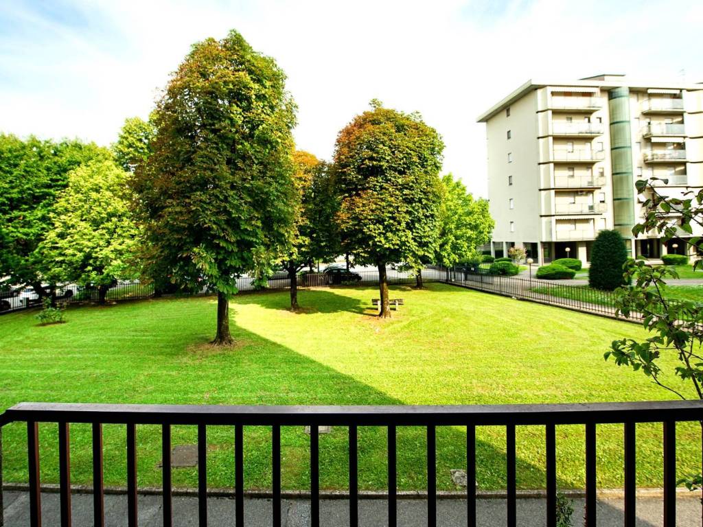Appartamento a Bergamo in Via Pizzo Recastello, 12 - Foto 2