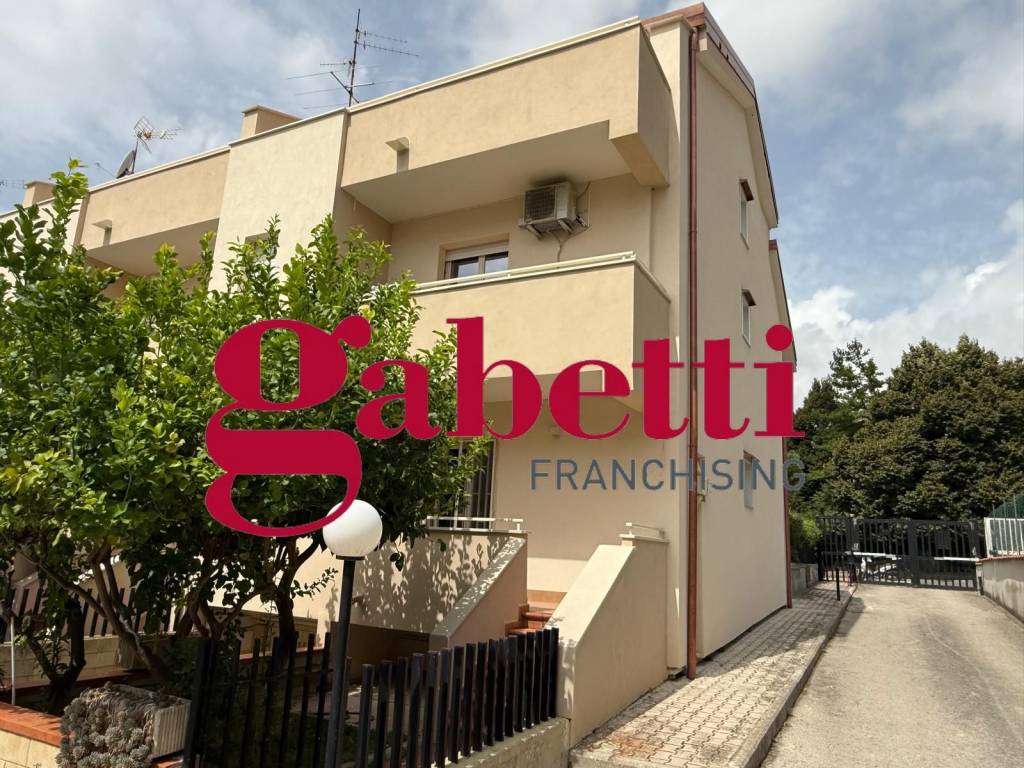 Villetta a schiera a Caserta in Via Louis Pasteur - Foto 2