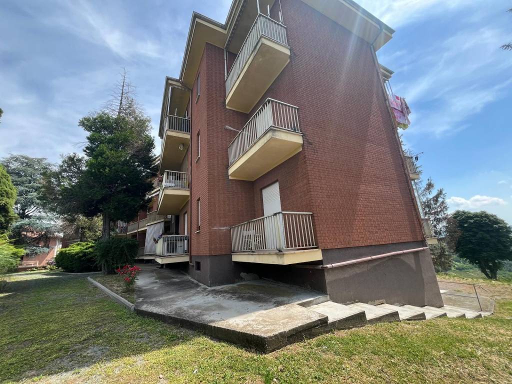 Appartamento a Calosso in Piazza Sant'Alessandro - Foto 2
