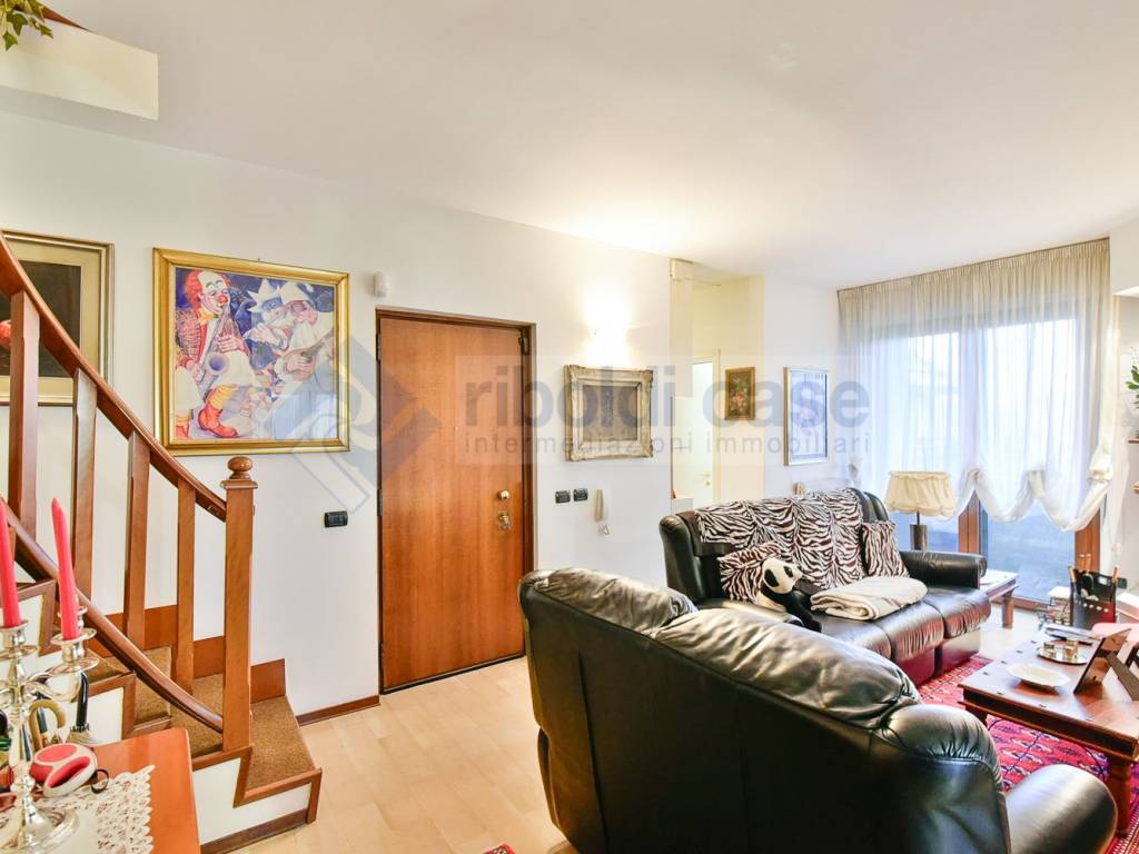 Appartamento a Giussano in Via Santa Chiara - Foto 4