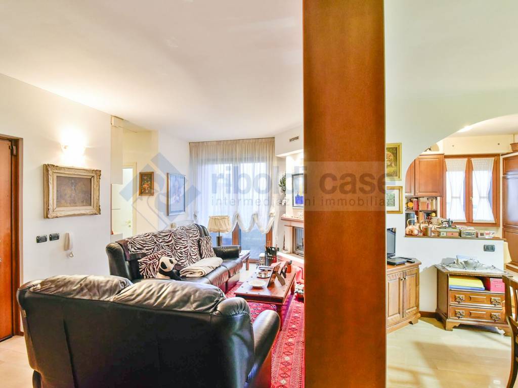 Appartamento a Giussano in Via Santa Chiara - Foto 5