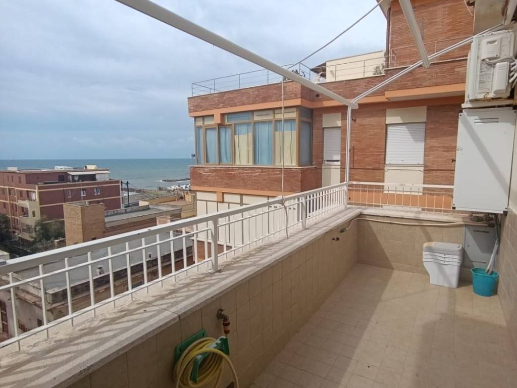 Appartamento a Ladispoli in Via Ladislao Odescalchi, 193 - Foto 2