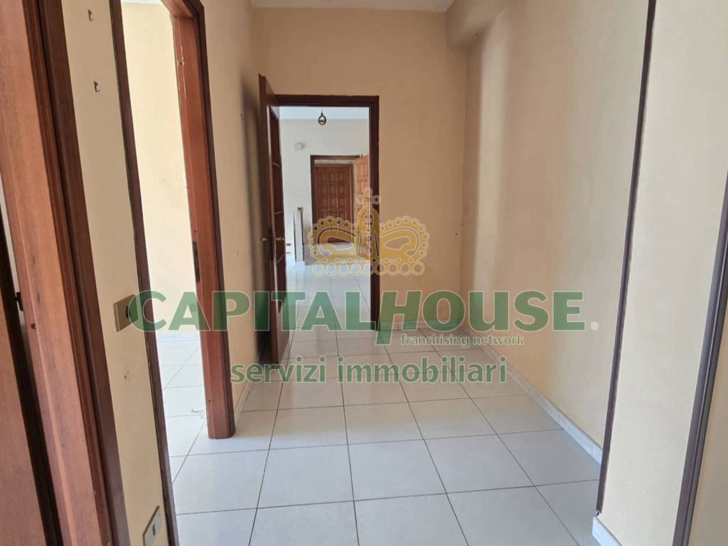 Appartamento a San nicola la strada in Vicolo Carlo Poerio - Foto 3