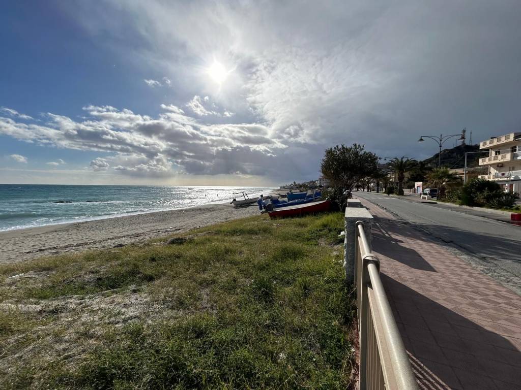 Appartamento a Brancaleone in Via Lungomare - Foto 2