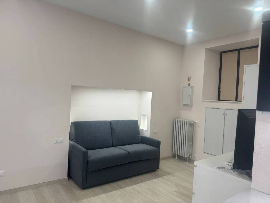 Appartamento a Gavirate in Via F. De Ambrosis - Foto 4