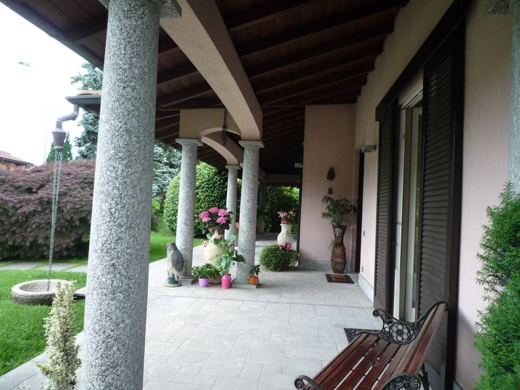 Villa a Brebbia in Via Camillo Benso di Cavour, 17 - Foto 3