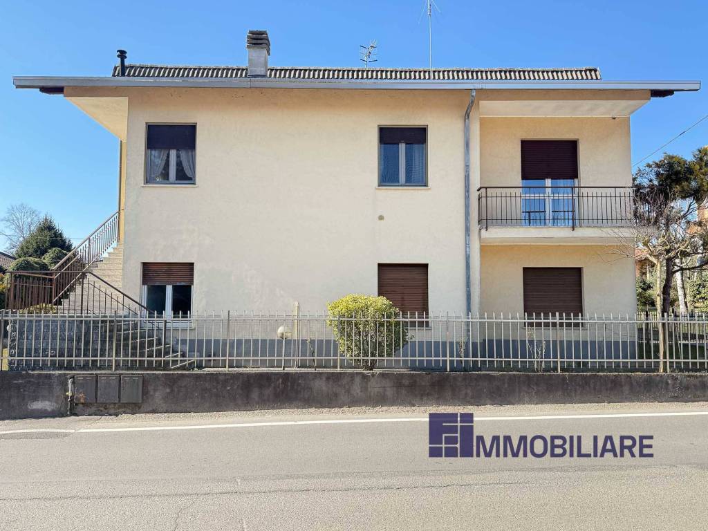 Villa a Angera in Via Arena - Foto 3