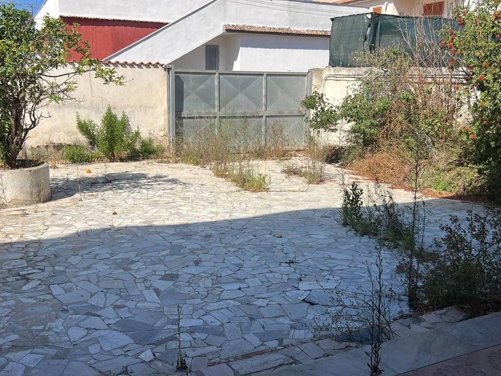 Villa a Castel volturno in Viale di Pergusa Traversa 3 - Foto 3