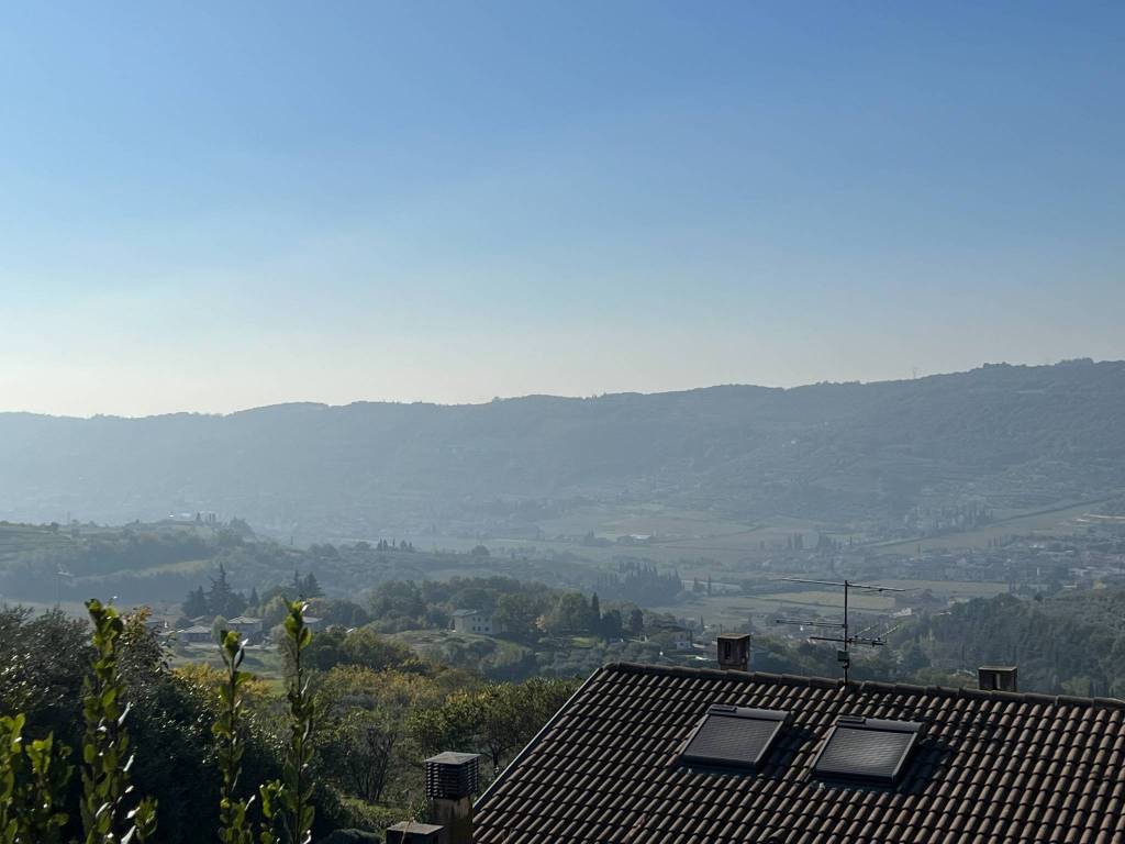 Villa a Grezzana in Via Belvedere di Romagnano, 7 - Foto 4