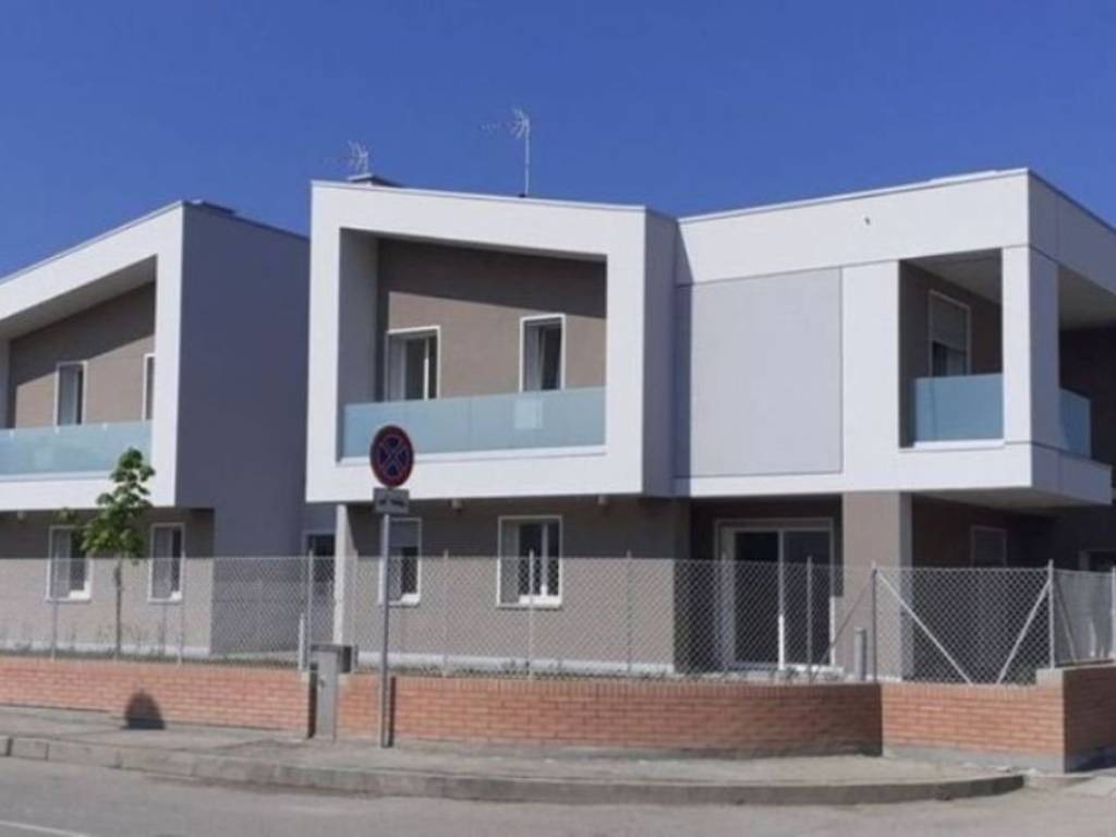 Villa a Castel maggiore in Via T. Noce - Foto 2