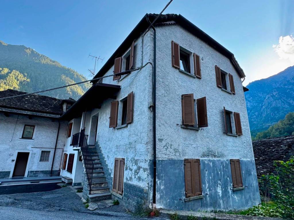 Appartamento a Antrona schieranco in Via Guglielmo Marconi, 4 - Foto 2