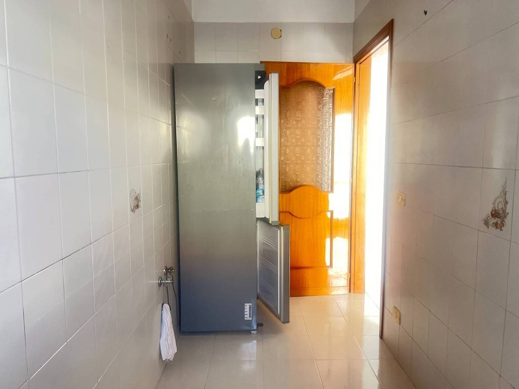 Appartamento a Ceglie messapica in Piazza Glicerio Campanella, 37 - Foto 4