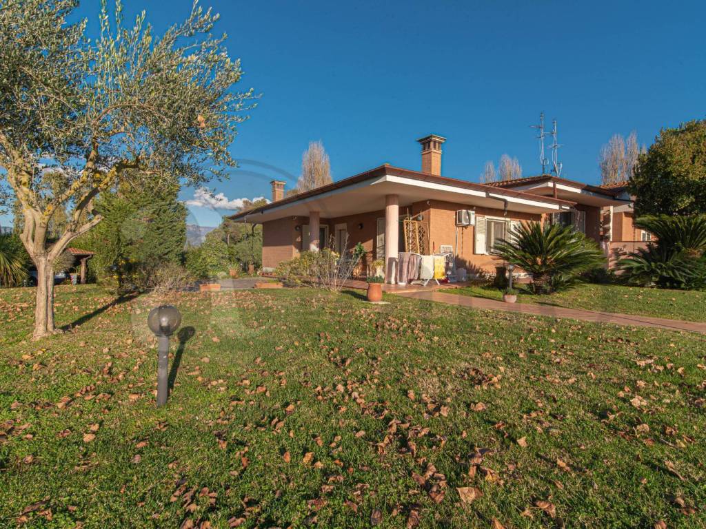 Villa a Latina in Via Monte Lepini - Foto 3