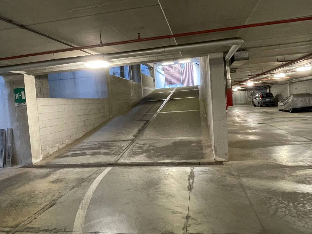 Box / garage a Firenze in Piazza Leon Battista Alberti - Foto 2