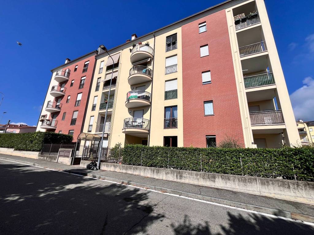 Appartamento a Saluzzo in Via Antica Torino, 39 - Foto 2