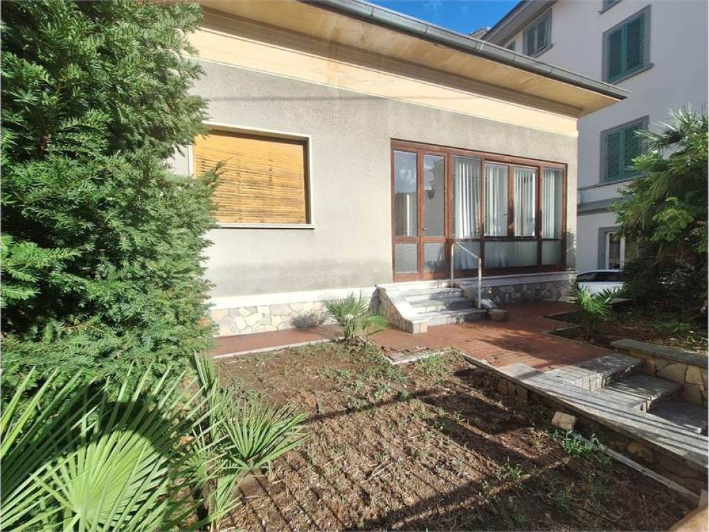 Villa a Montecatini-terme in Via Felice Cavallotti - Foto 3