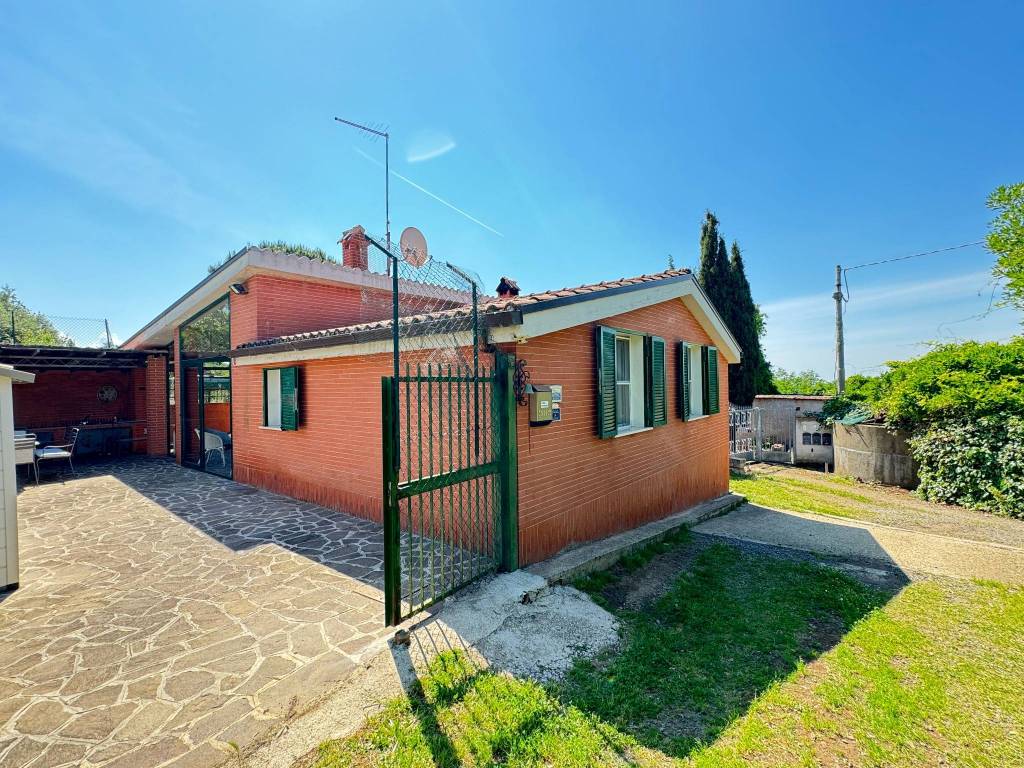 Villa a Lanuvio in Via della Mola Vecchia, 7 - Foto 2