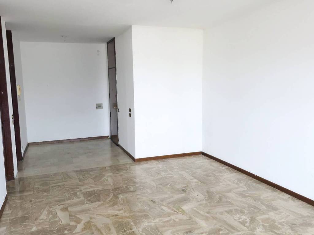 Appartamento a Carugo in Via Luigi Cadorna, 38 - Foto 2