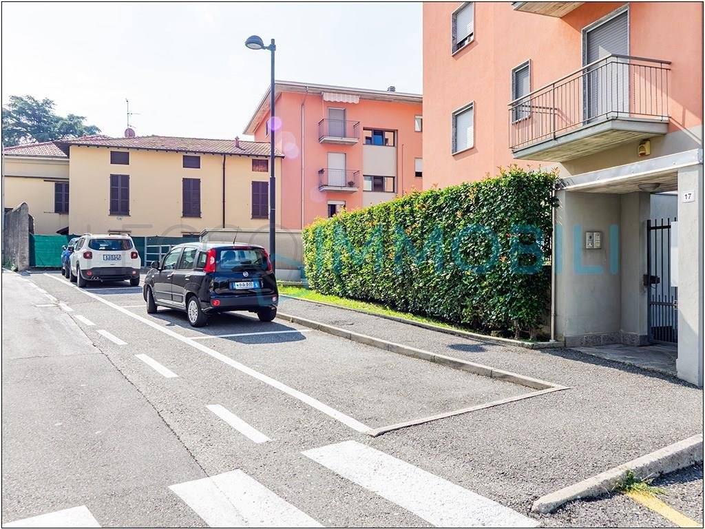Appartamento a Calolziocorte in via industriale, 17 - Foto 2