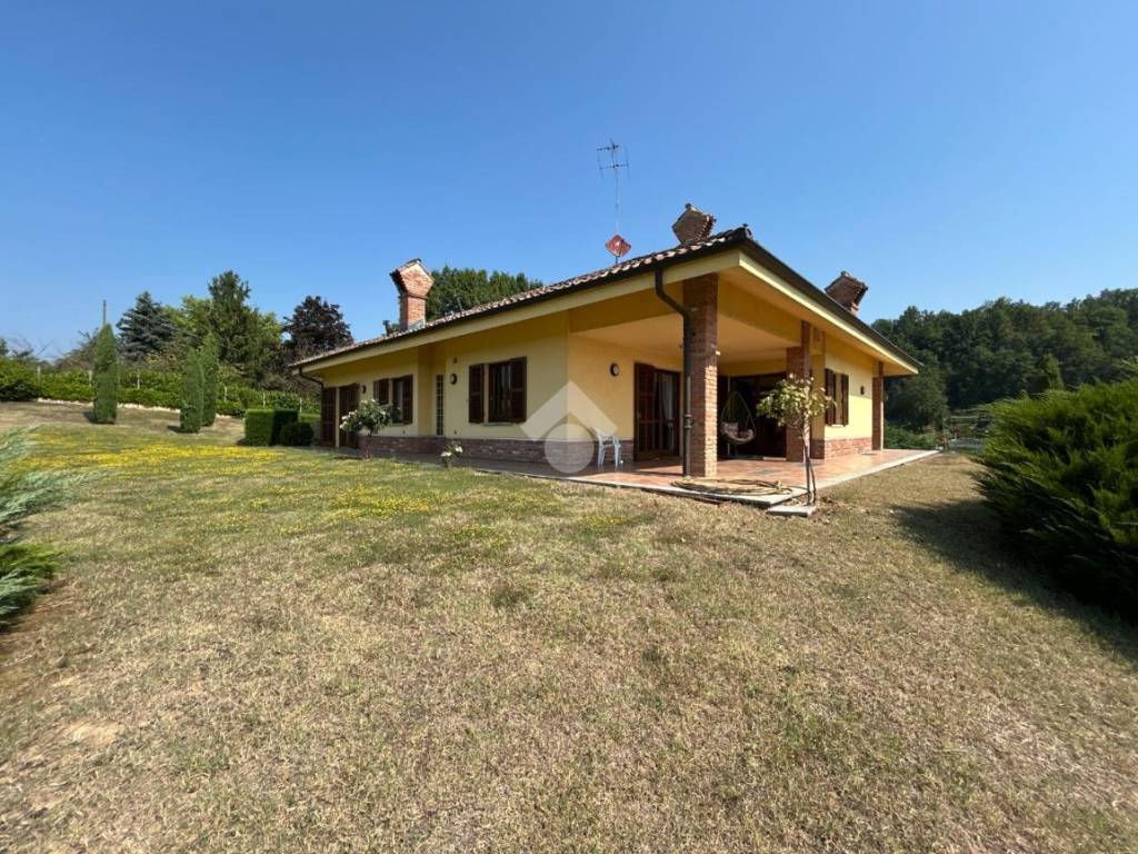 Villa a Asti in Str. Valmanera, 118 - Foto 2