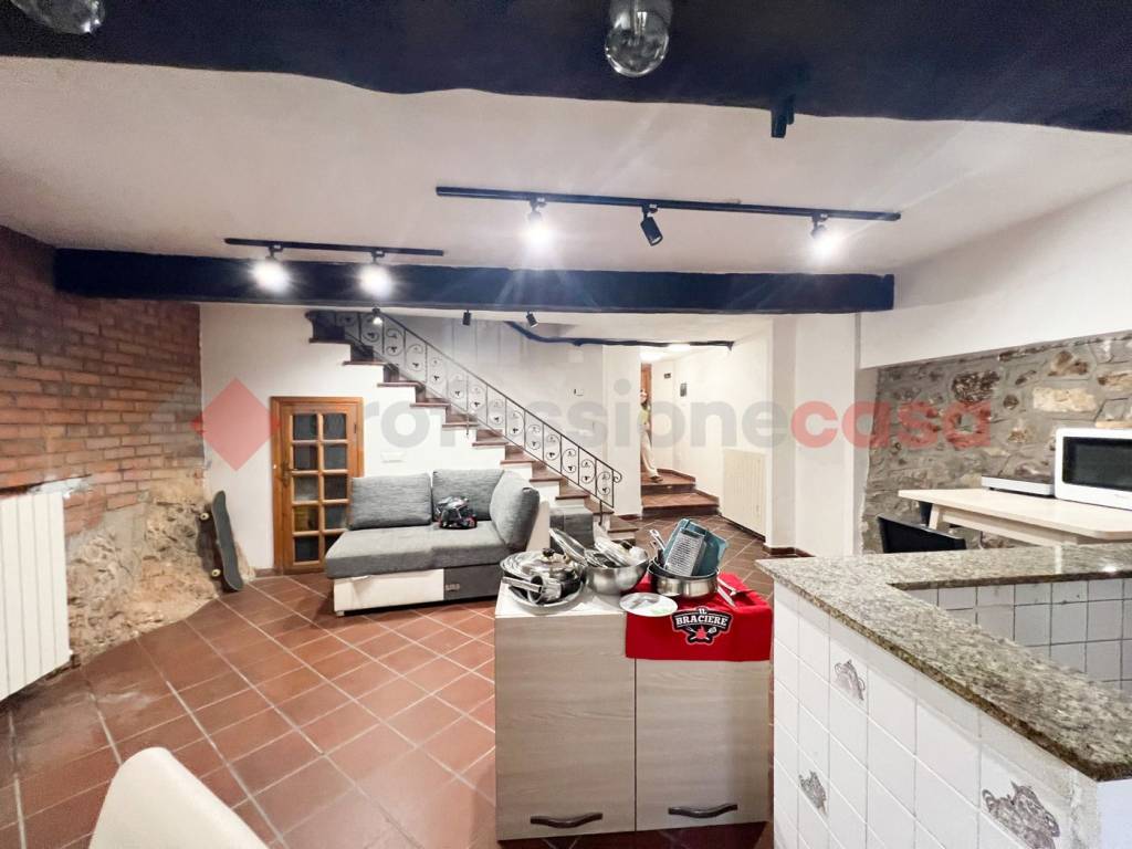 Casa indipendente a Fiuggi in Via della Portella, 44 - Foto 2