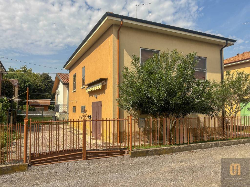 Villa a Baricella in Via Giuseppe Garibaldi, 8 - Foto 3