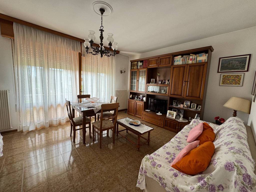 Villa a Latisana in Via Trieste, 45 - Foto 2