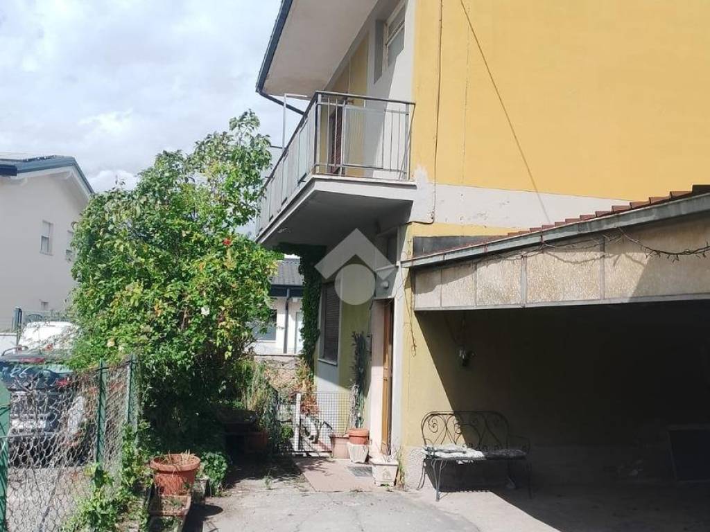 Casa indipendente a Avezzano in Via Lago Maggiore, 5 - Foto 2
