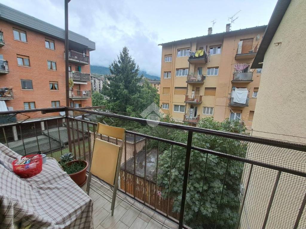 Appartamento a Aosta in Via Vittorio Avondo, 17 - Foto 2