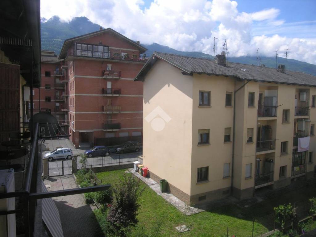 Appartamento a Aosta in Via Vittorio Avondo, 17 - Foto 3