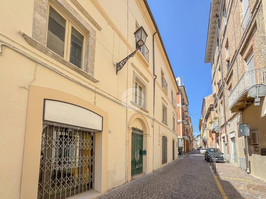 Appartamento a Teramo in Via Gabriele D'Annunzio, 100 - Foto 2
