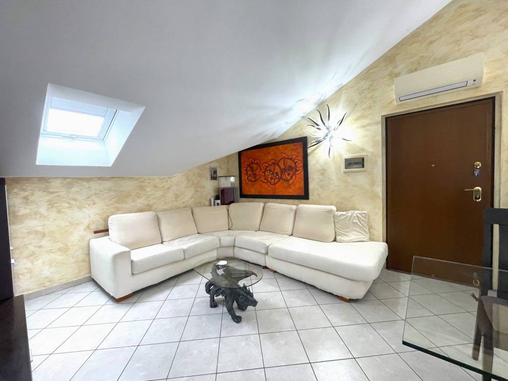 Appartamento a Cislago in Via Raffaello, 86 - Foto 2