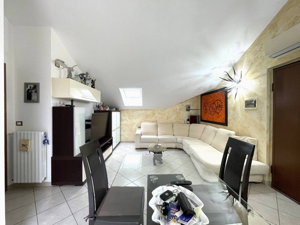 Appartamento a Cislago in Via Raffaello, 86 - Foto 3