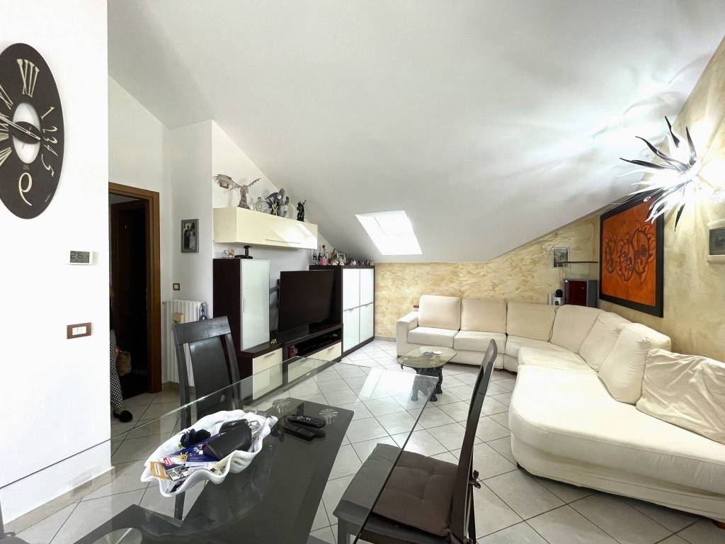 Appartamento a Cislago in Via Raffaello, 86 - Foto 4