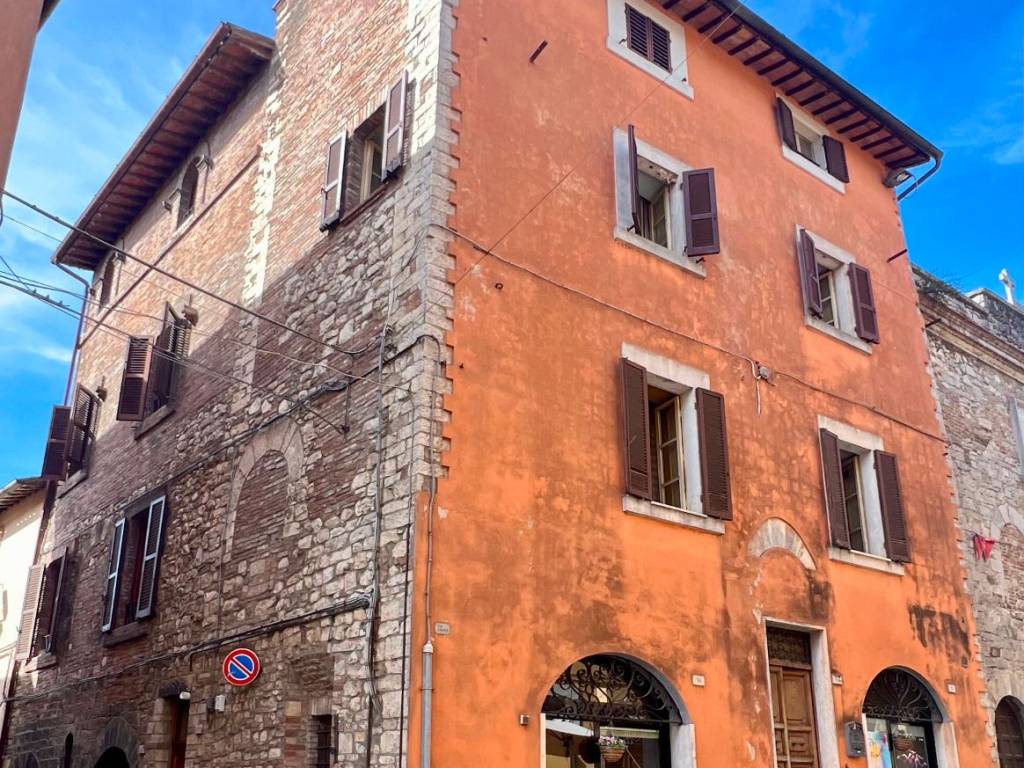 Casa indipendente a Todi in Via Giacomo Matteotti - Foto 2