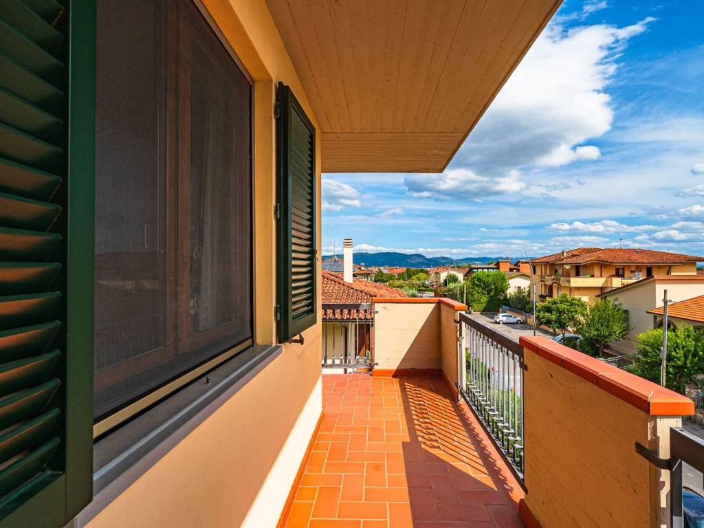 Appartamento a Buggiano in Via Oreste Landini - Foto 2