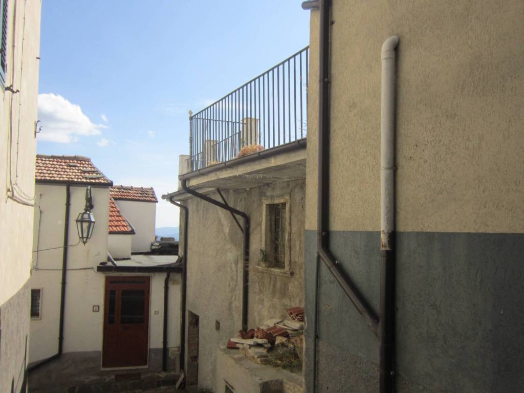 Casa indipendente a Belmonte del sannio in Via Tommaso Lemme - Foto 3