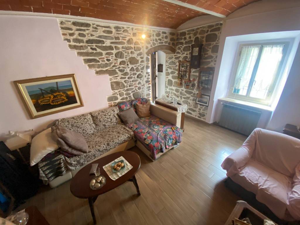 Casa indipendente a Vernio in Via Bolognese, 101 - Foto 3