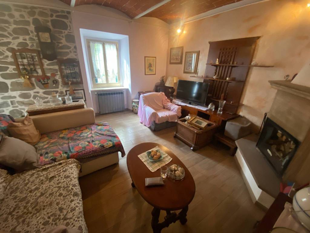 Casa indipendente a Vernio in Via Bolognese, 101 - Foto 4