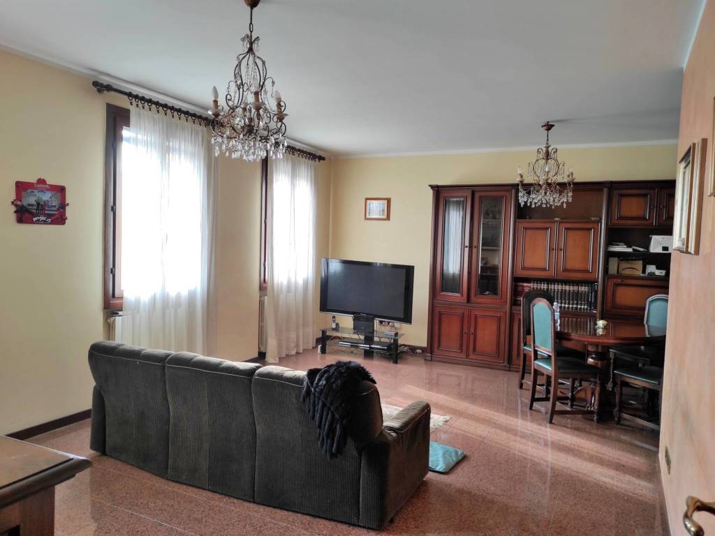 Appartamento a Cremona in Via Santa Maria in Betlem, 21 - Foto 2