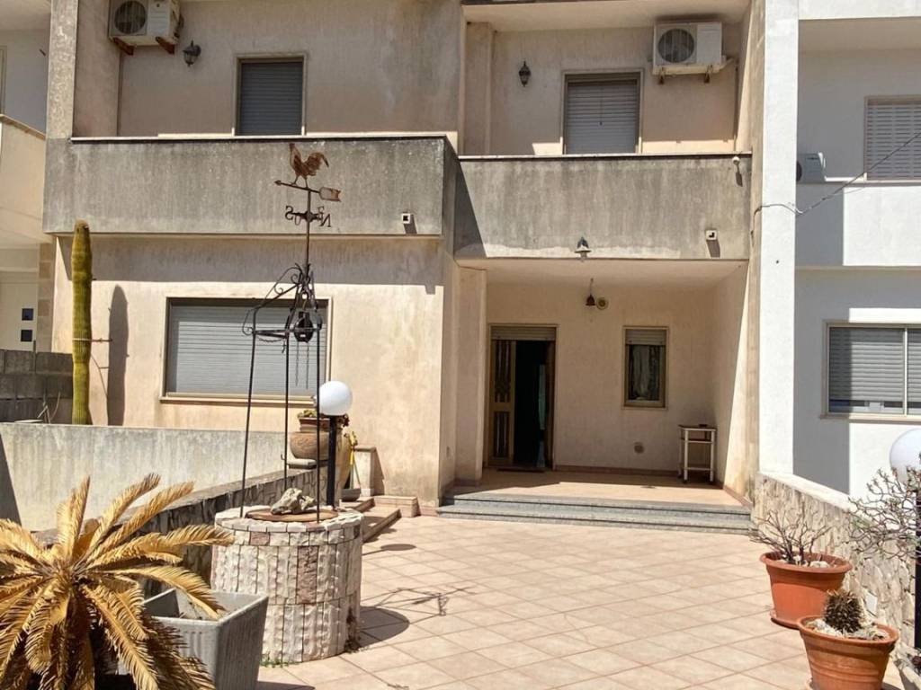 Villa a Salve in Via T. Aniello, 27 - Foto 2