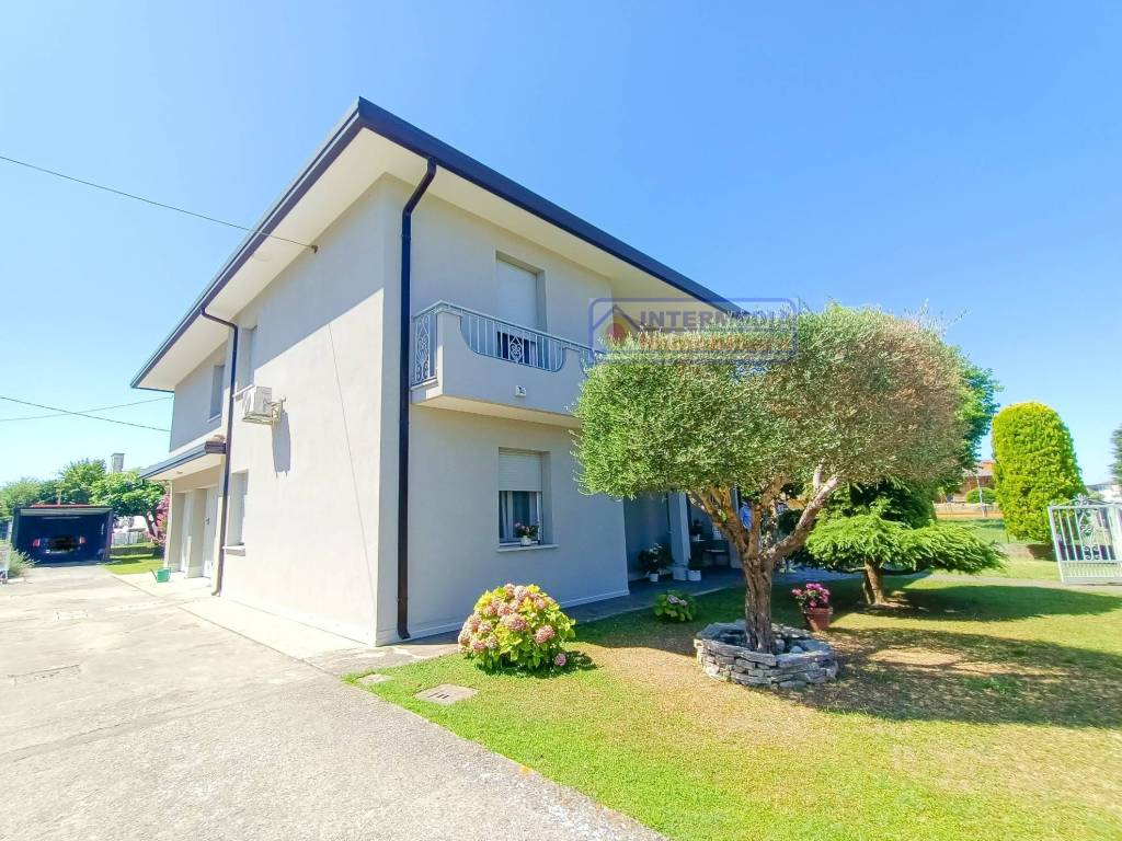 Villa a Adria in Via Angeli, 56 - Foto 2