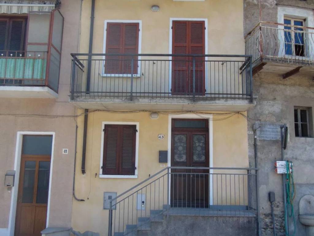 Appartamento a Luino in Via Martiri, 43 - Foto 3