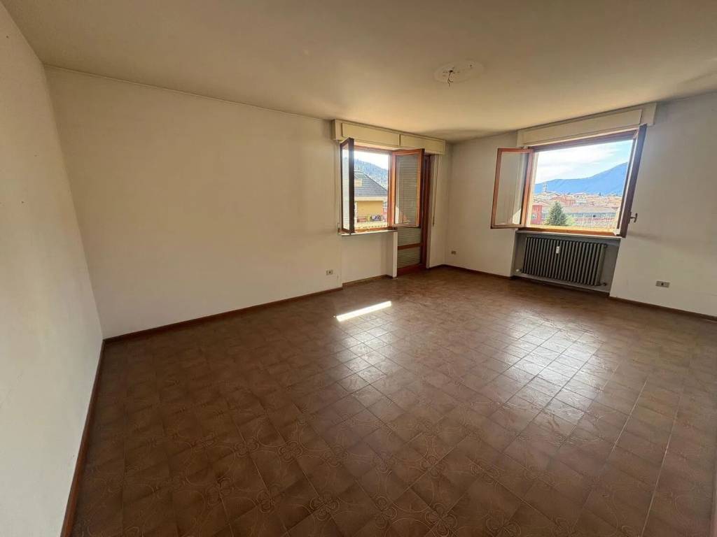 Appartamento a Luino in Viale Dante Alighieri, 24 - Foto 5