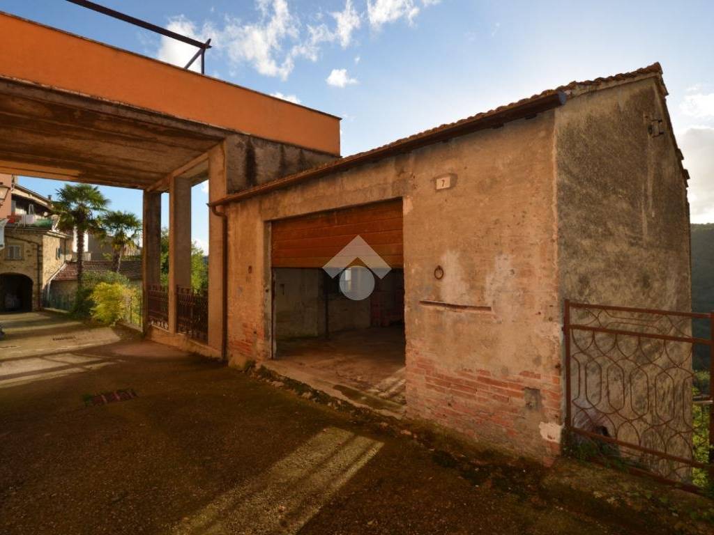 Box / garage a Baschi in Via della massea - Foto 3