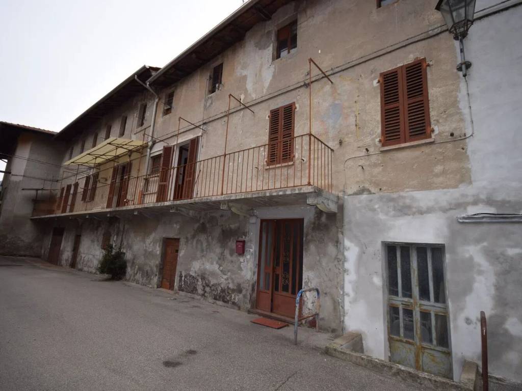 Palazzo / stabile a Prato sesia in Via Fra Dolcino, 62 - Foto 2