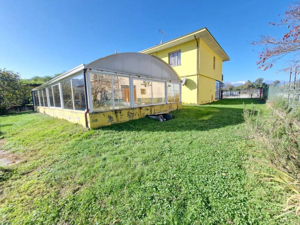Villa a Prato sesia in Via Giacomo Matteotti, 45 - Foto 2