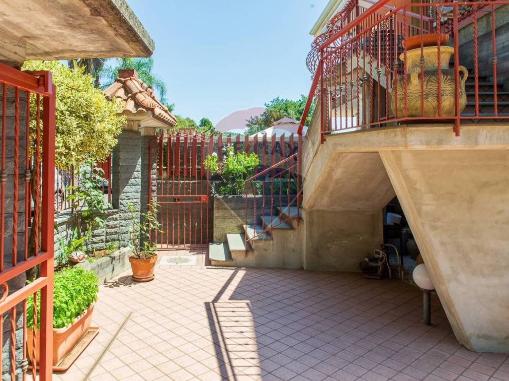 Appartamento a Trecastagni in Via Enna, 19 - Foto 2