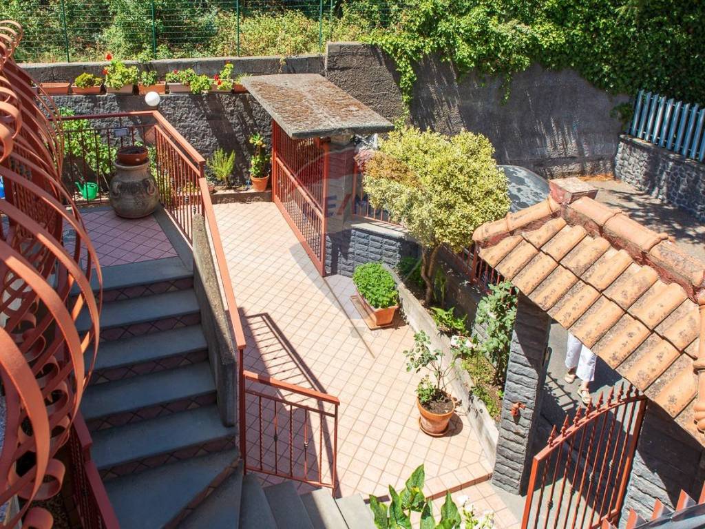 Appartamento a Trecastagni in Via Enna, 19 - Foto 3